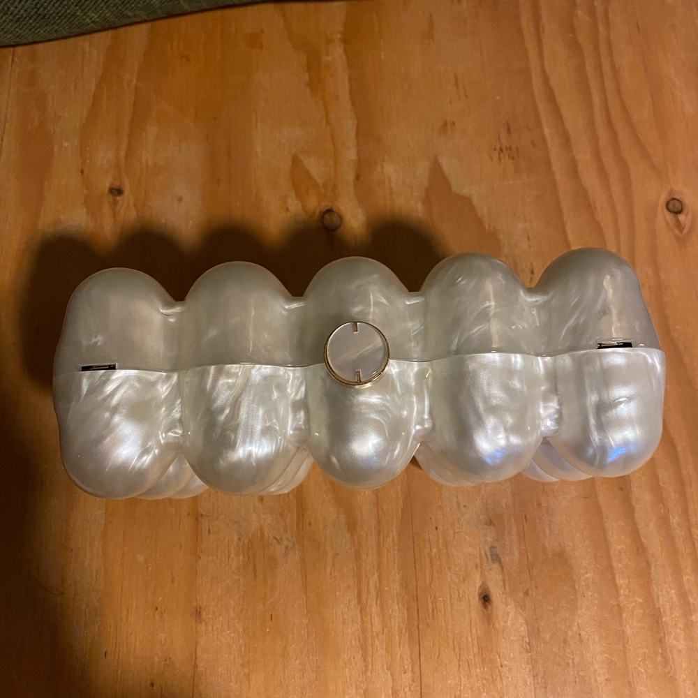 Pearl Bubble Clutch - Picture 3 of 8